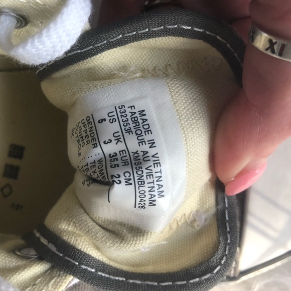 Chuck Taylor All Star Dainty Low Top - Picture 3 of 3